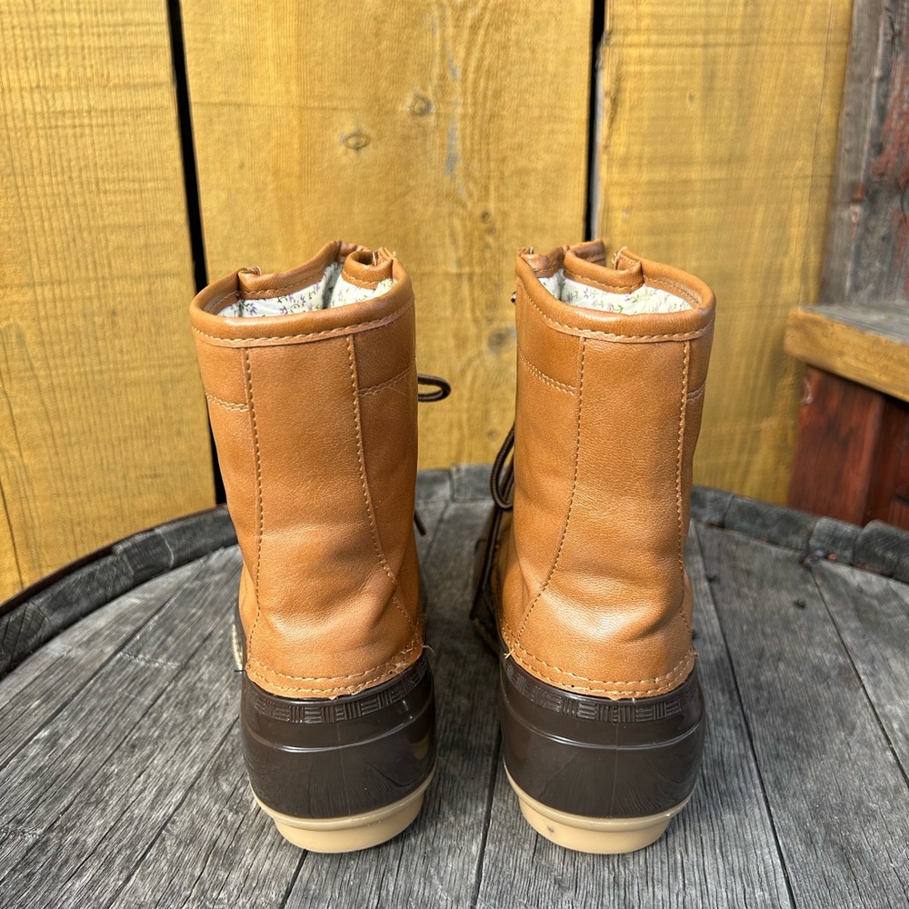 Sz8Min box Sugar Skylar Duck boots in Cognac. Rarely worn-box in fair condition - Picture 7 of 11